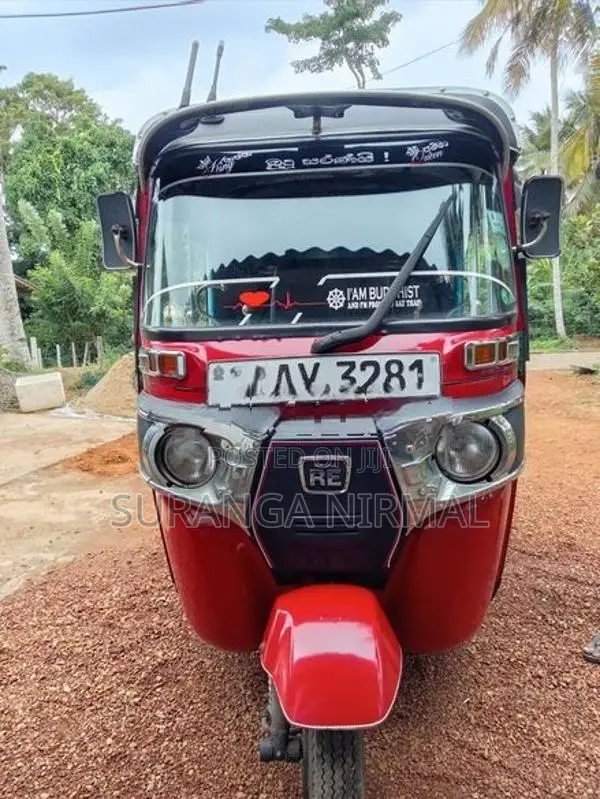 Bajaj RE 2015