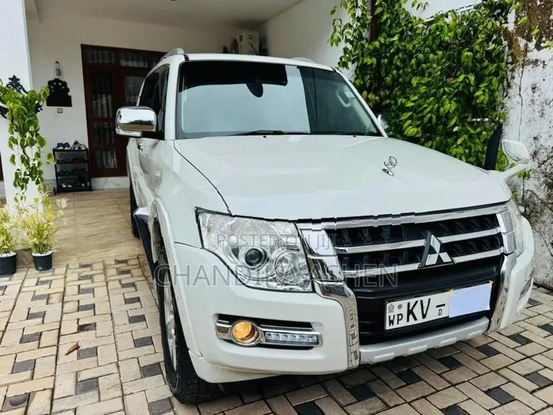 Mitsubishi Montero 2013
