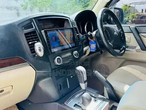 Mitsubishi Montero 2013