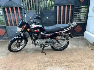 Bajaj CT100 2016