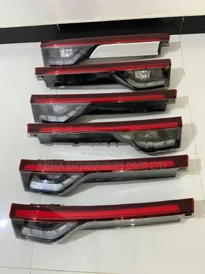 Honda Vezel Dicky Garnish Light