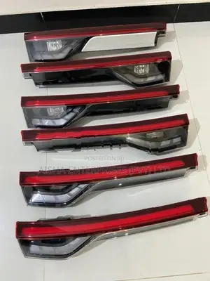 Honda Vezel Dicky Garnish Light