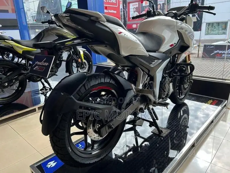 Bajaj Pulsar N160 Premium 2026