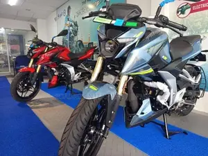 Bajaj Pulsar N160 Premium 2026