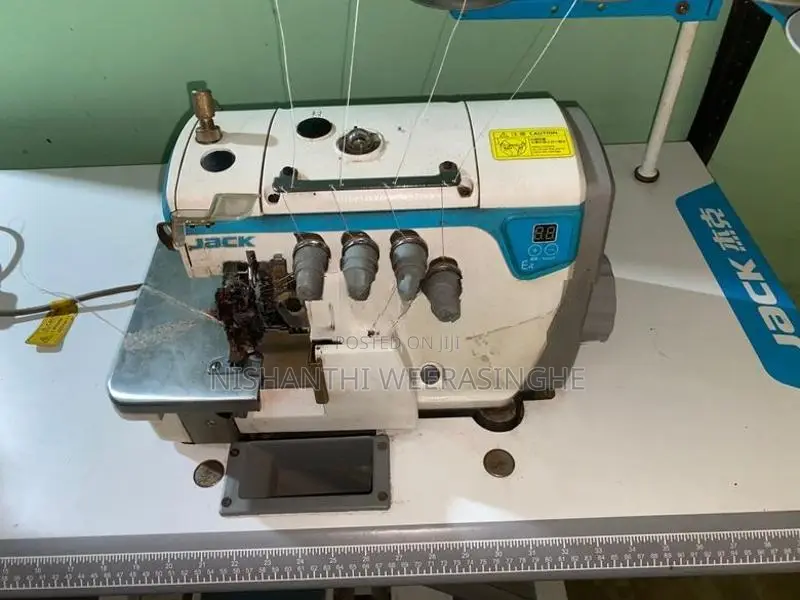Jack 2 Needle 4 Thread Overlock Machine