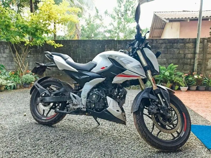 Bajaj Pulsar N160 Premium 2025