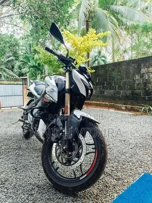 Bajaj Pulsar N160 Premium 2025