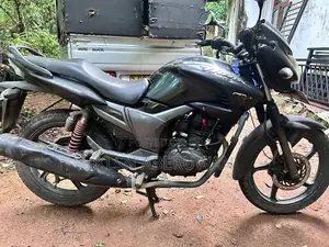Hero Hunk 160R 2014