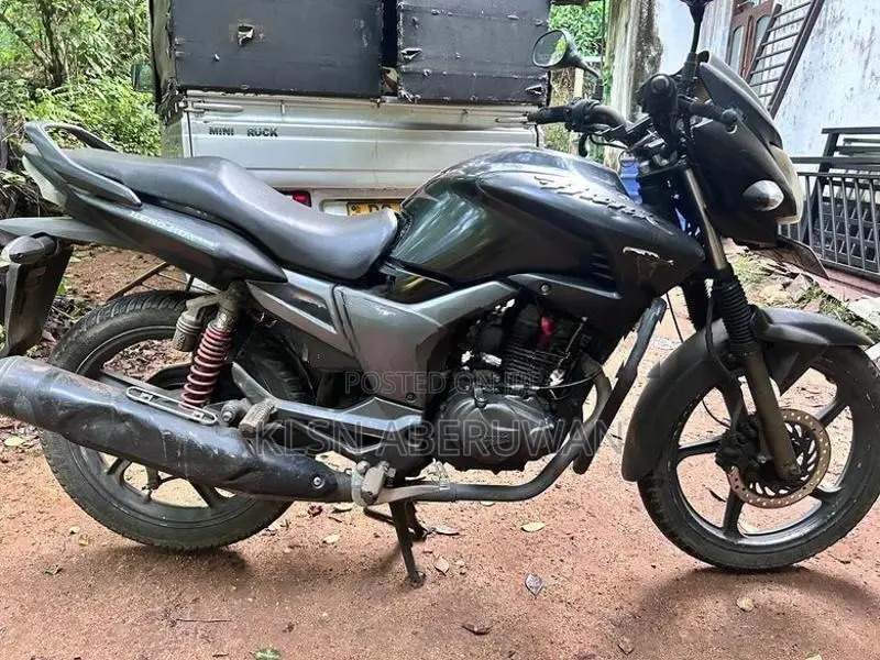 Hero Hunk 160R 2014