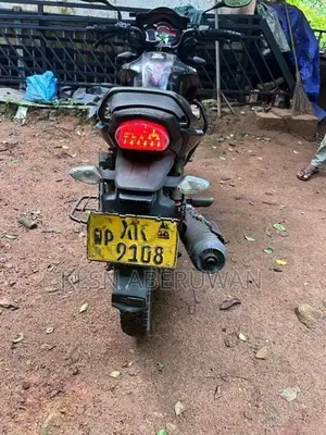 Hero Hunk 160R 2014
