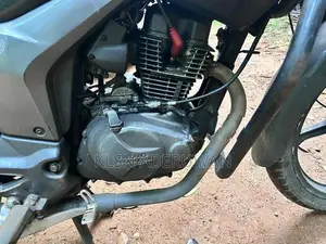 Hero Hunk 160R 2014