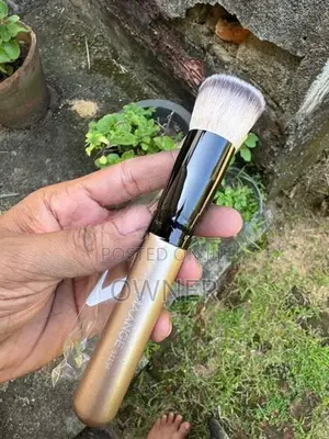 Foundation Brush
