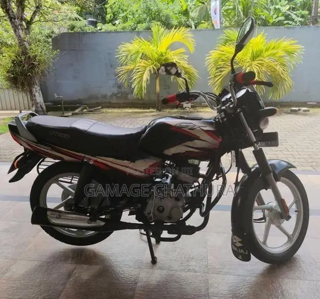Bajaj CT100 2022