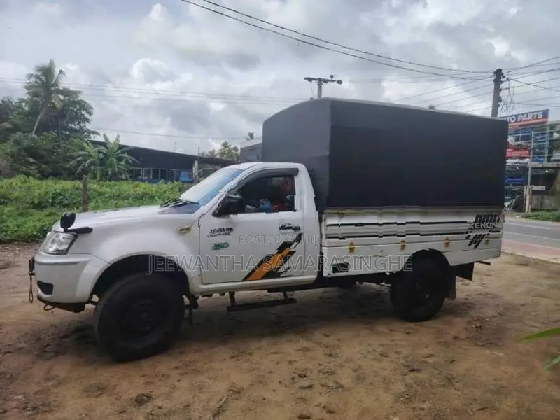 Tata Xenon 2015
