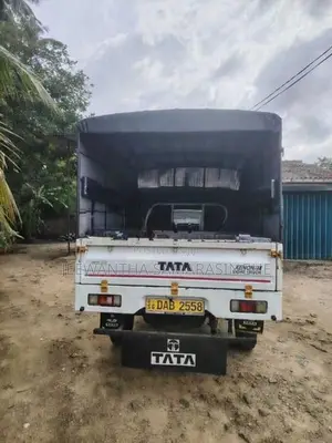 Tata Xenon 2015