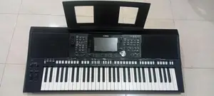 Yamaha PSR S 975 Keyboard