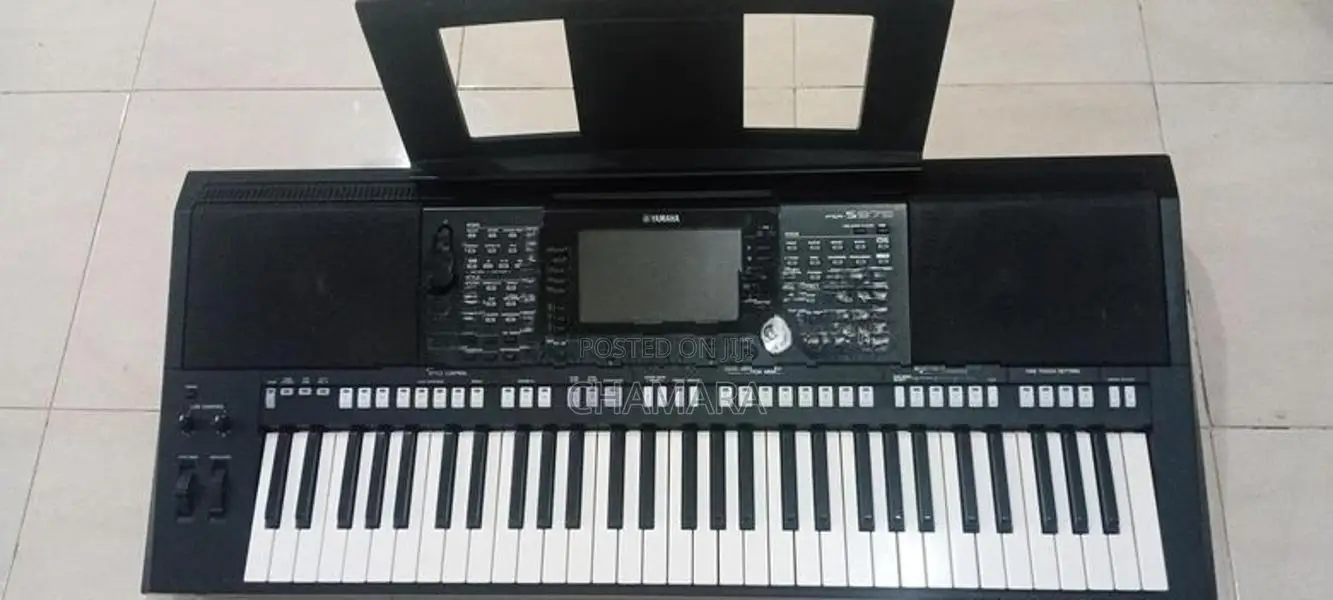 Yamaha PSR S 975 Keyboard