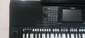 Yamaha PSR S 975 Keyboard