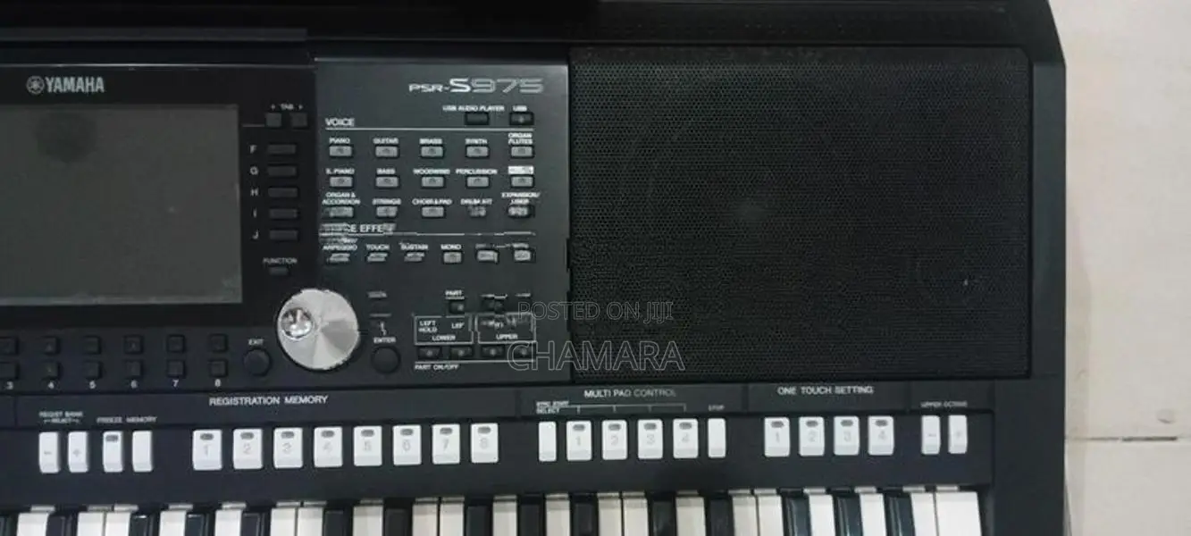 Yamaha PSR S 975 Keyboard