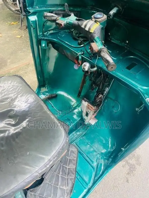 Bajaj RE 2 Stroke 2005