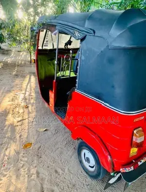 Bajaj RE 2016