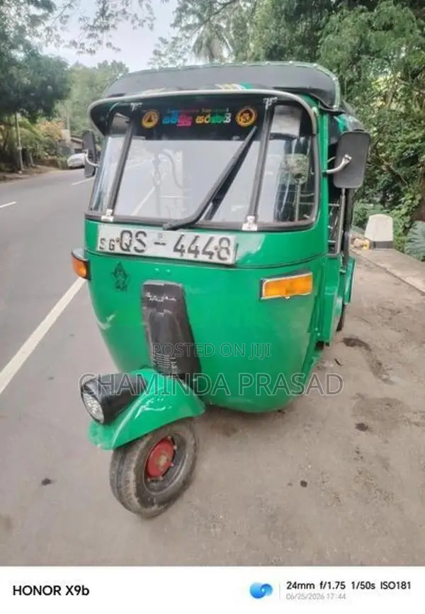 Bajaj RE 2009