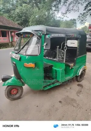 Bajaj RE 2009