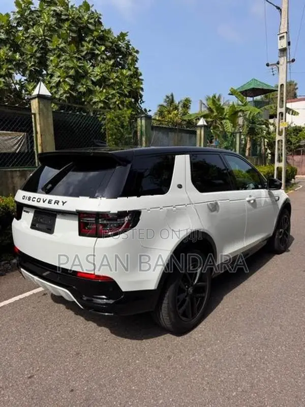 Land Rover Discovery Sport 2024