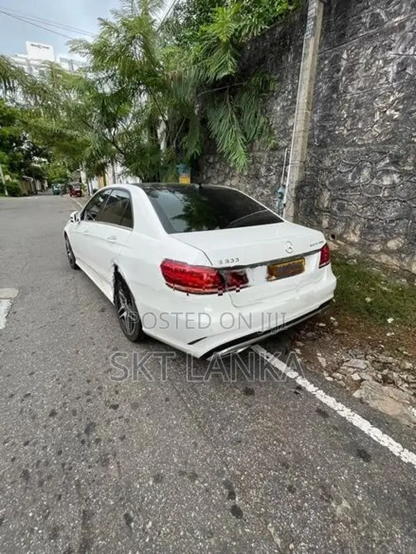 Genuine Mercedes E Class E300 BLUETEC HYB AMG Bumper Diffuser 212 2015