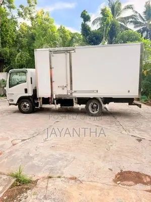 Isuzu Elf NPR85N 2010