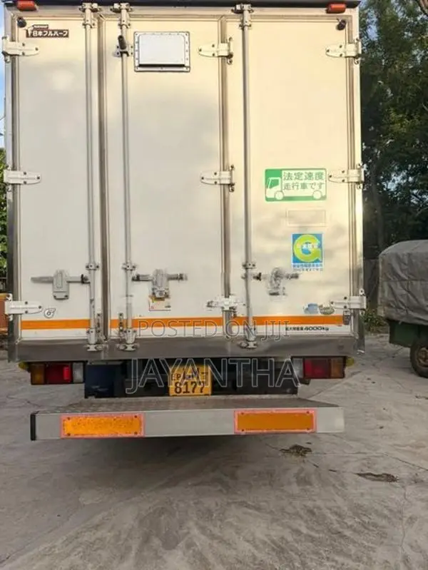Isuzu Elf NPR85N 2010