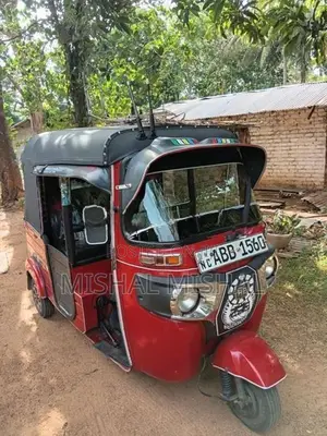 Bajaj RE 2015