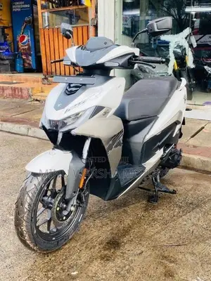Hero XOOM 125R 2026