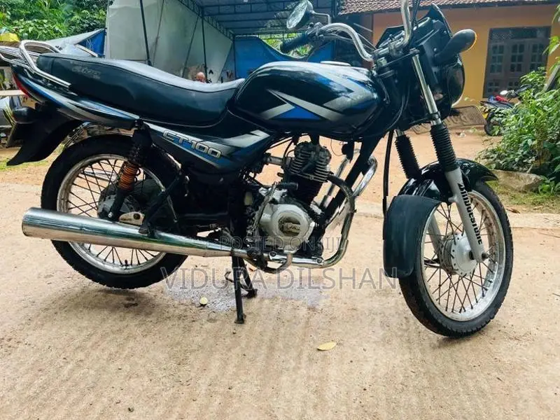 Bajaj CT100 2015