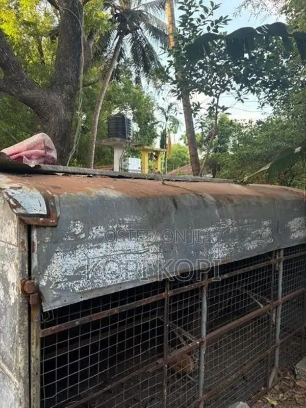 வாகன கூடாரம்