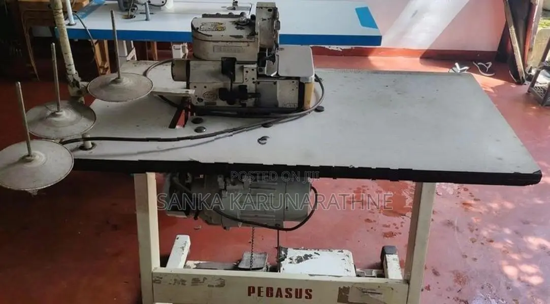 4 thread overlock machine