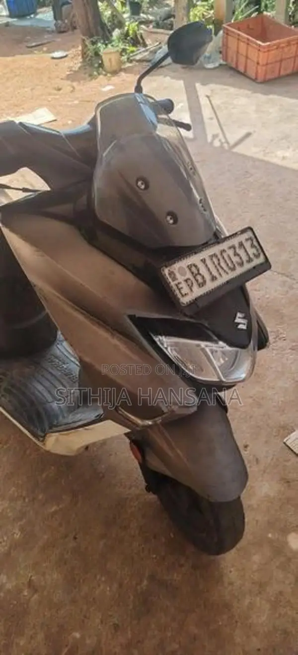 Suzuki Burgman 2019