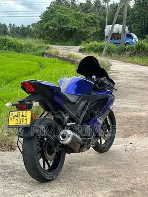 Yamaha R15 2019