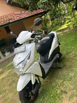 Honda Dio SCV110 2014
