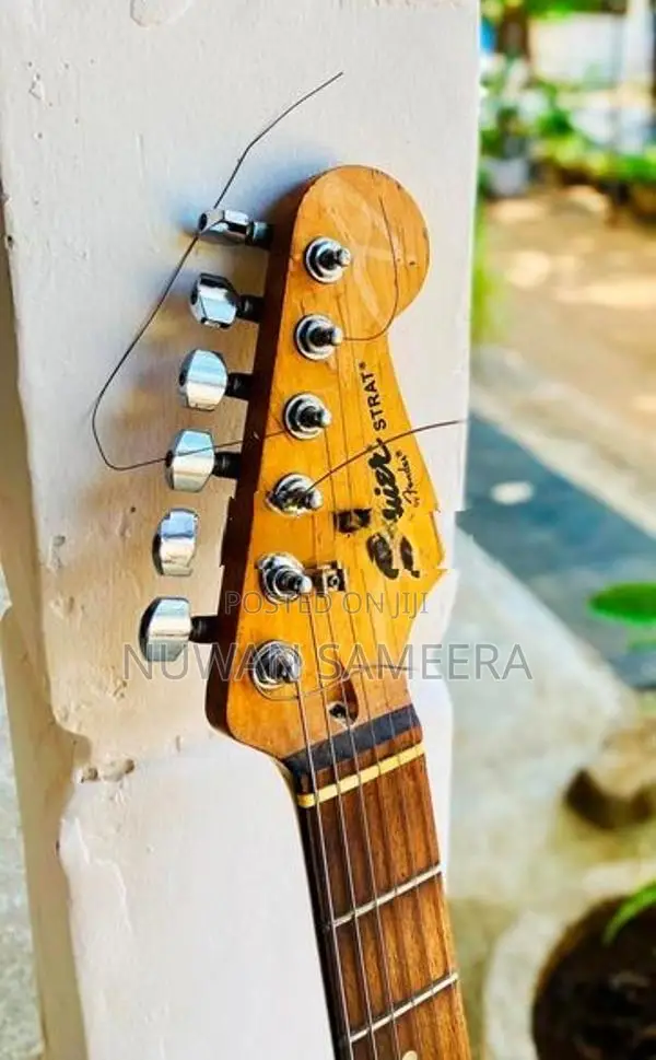 Fender Squier Lead guitar
