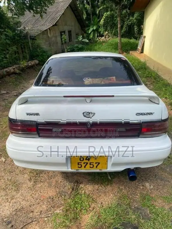 Toyota Camry 1990