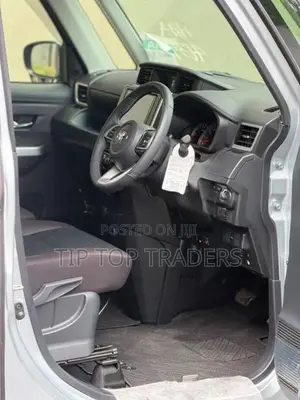 Toyota Roomy Custom G 2024