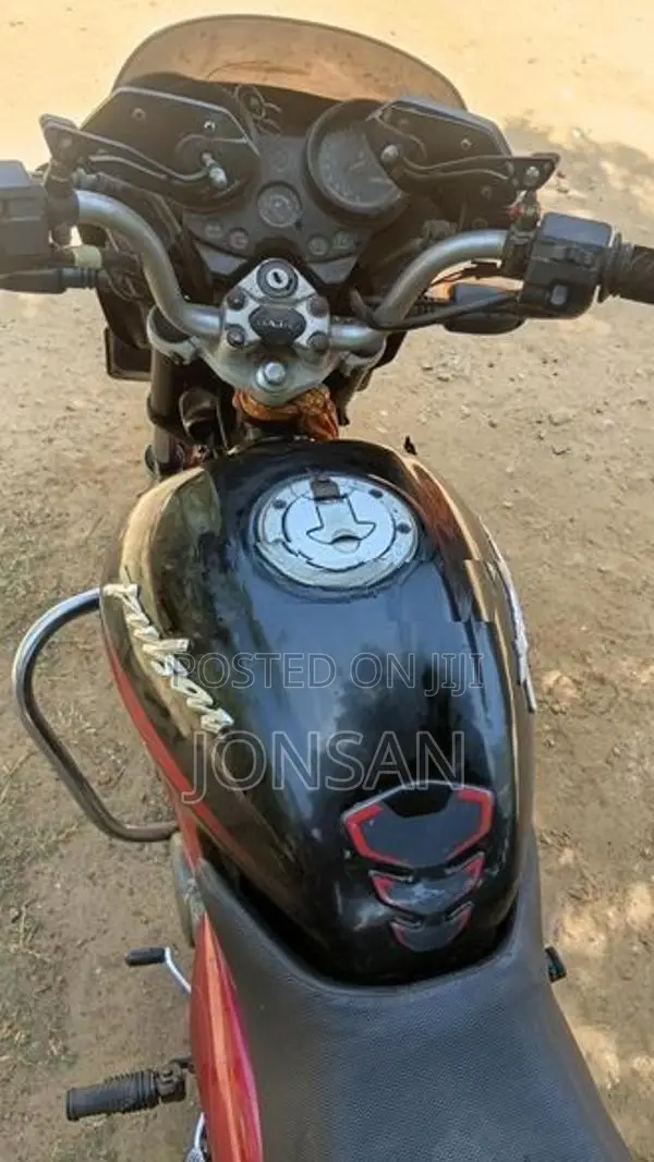 Bajaj Pulsar 150 2004