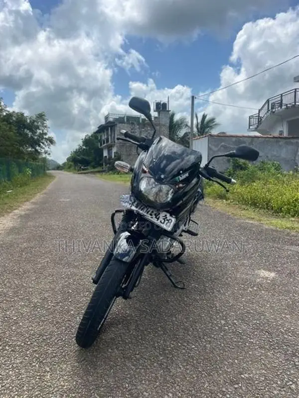 Bajaj Pulsar 150 pulser 2016