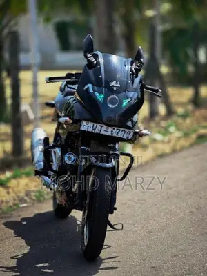 Bajaj Pulsar 220F 2015