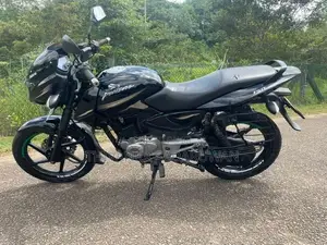 Bajaj Pulsar 150 pulser 2016