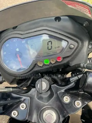 Bajaj Pulsar 150 pulser 2016