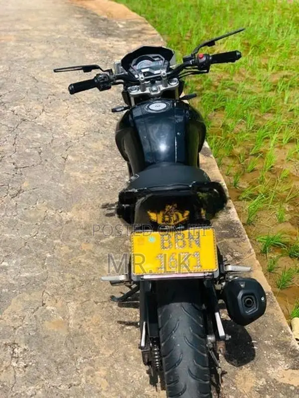 Yamaha FZ S v1 2014
