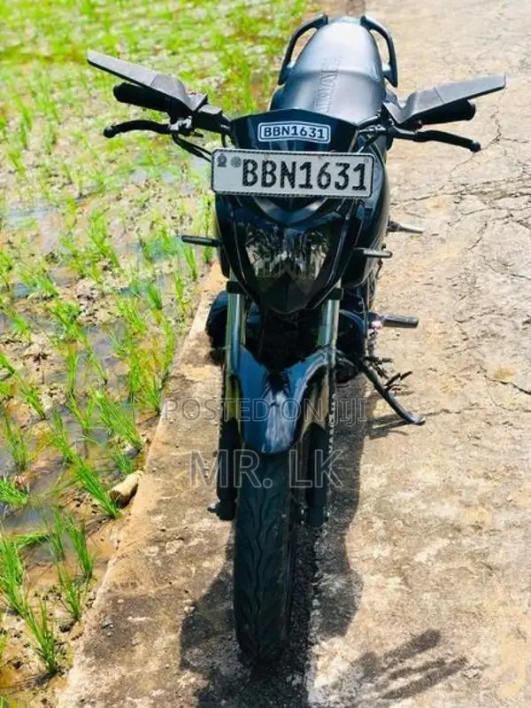 Yamaha FZ S v1 2014