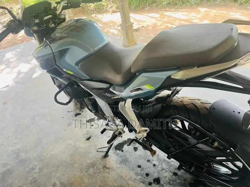 Bajaj Pulsar N160 Sky Blue 2025